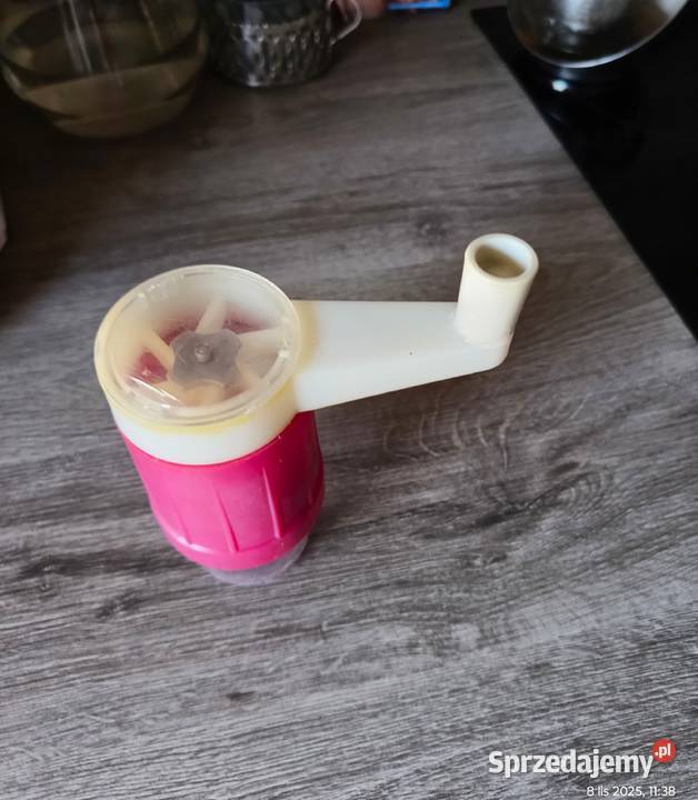 Młynek do pieprzu vintage PRL AGD drobne Wronki