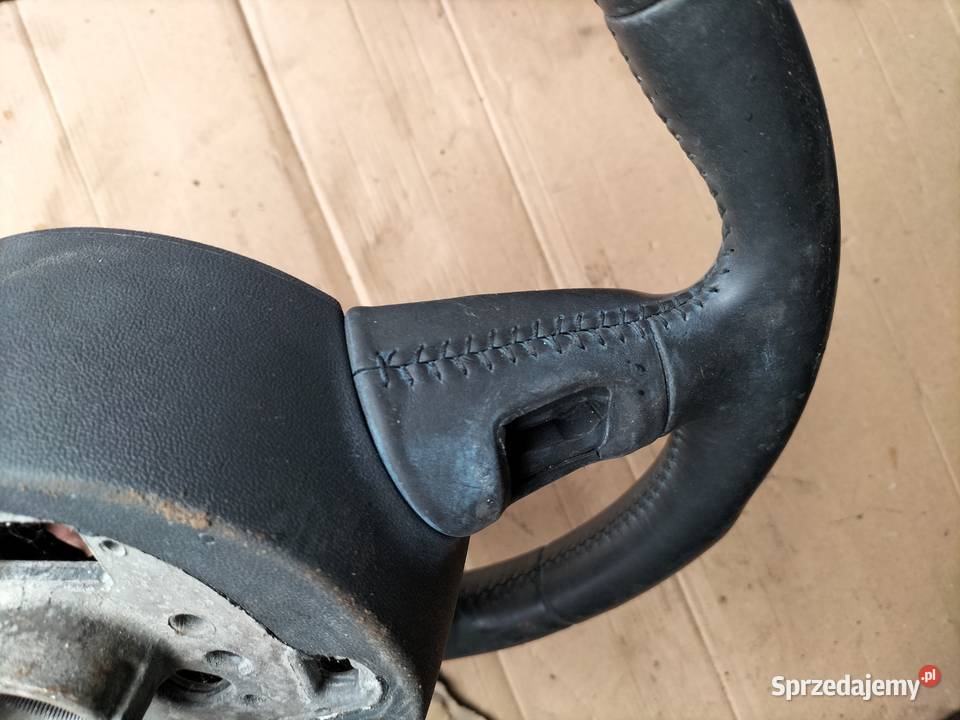 AUDI Q3 8U 8U0124B KIEROWNICA