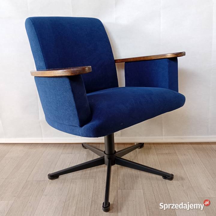 Fotel obrotowy z PRL KOS renowacji Meble wielkopolskie Puszczykowo