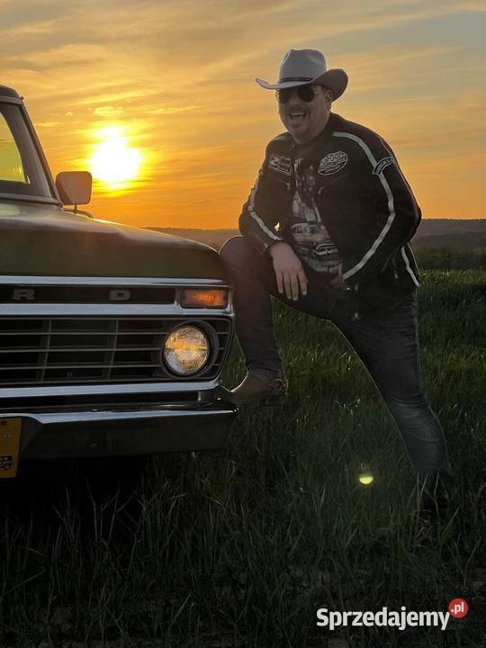 Piękny klasyczny Ford z oryginalną patyną z