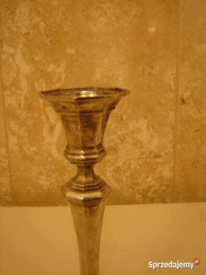 Stary świecznik metalowy o pięknej formie Łódź