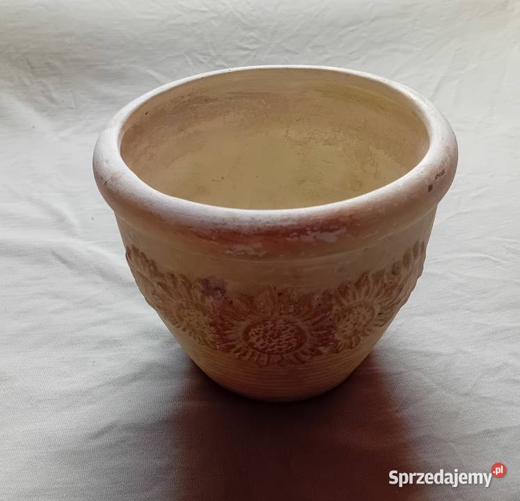 Ceramiczna doniczka z reliefem w formie Koźminek sprzedam