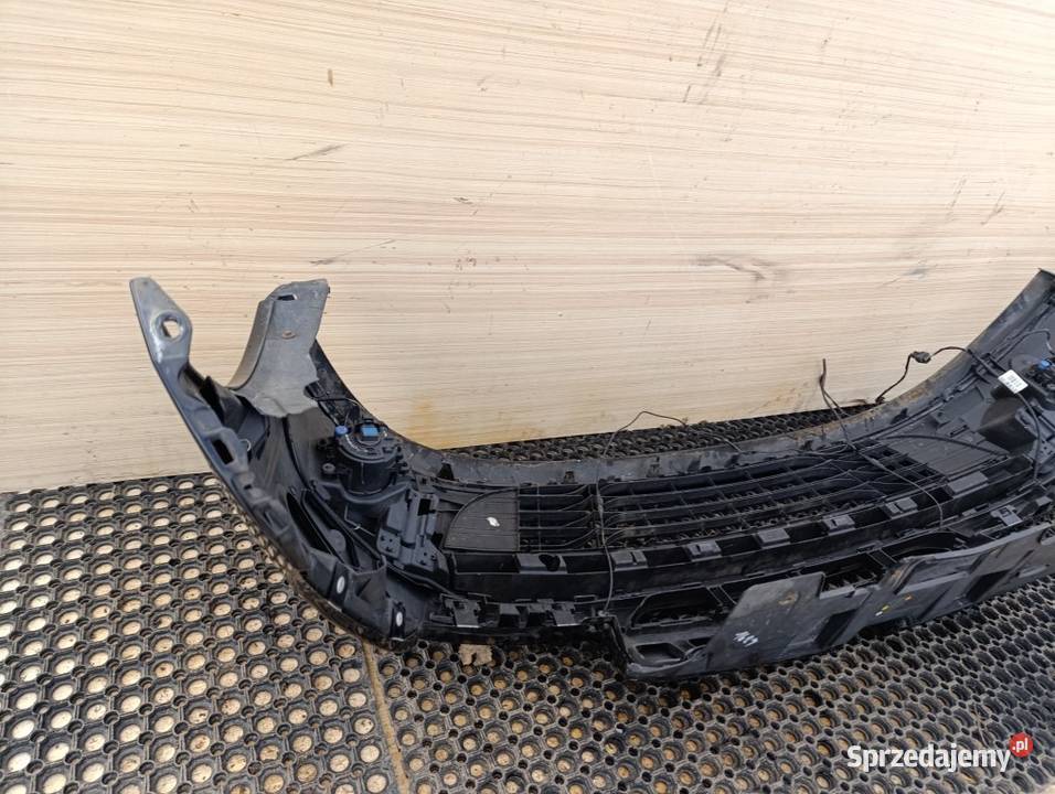 RENAULT MEGANE III ZDERZAK PRZÓD NV676 HALOGEN osobowe Zbierkowo