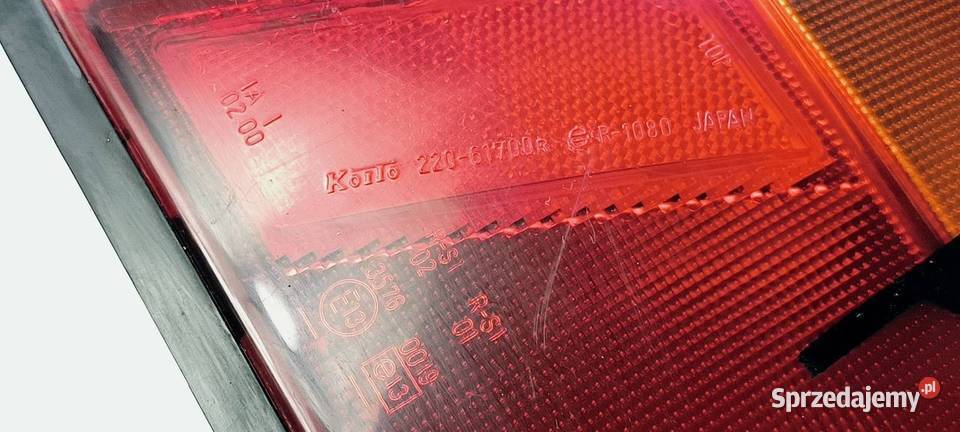 LAMPA PRAWA TYŁ MAZDA 323 osobowe sprzedam