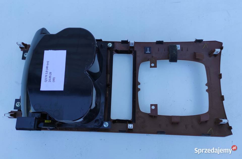 PANEL NA MIESZEK SCHOWEK TUNELU INFINITI QX70 FX