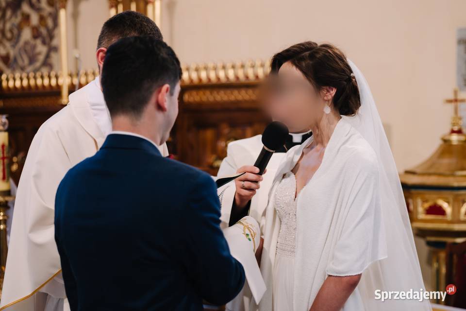 Elegancka sukienka ślubna z rozcięciem Rzeszów