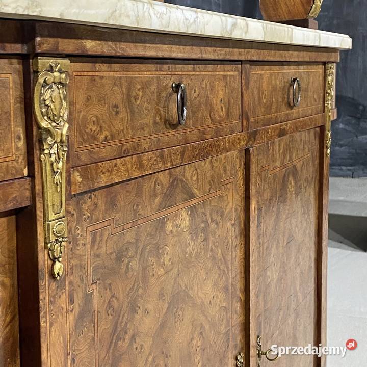 Antyczny kredens salonowy z nadstawką XIXXX w Budno