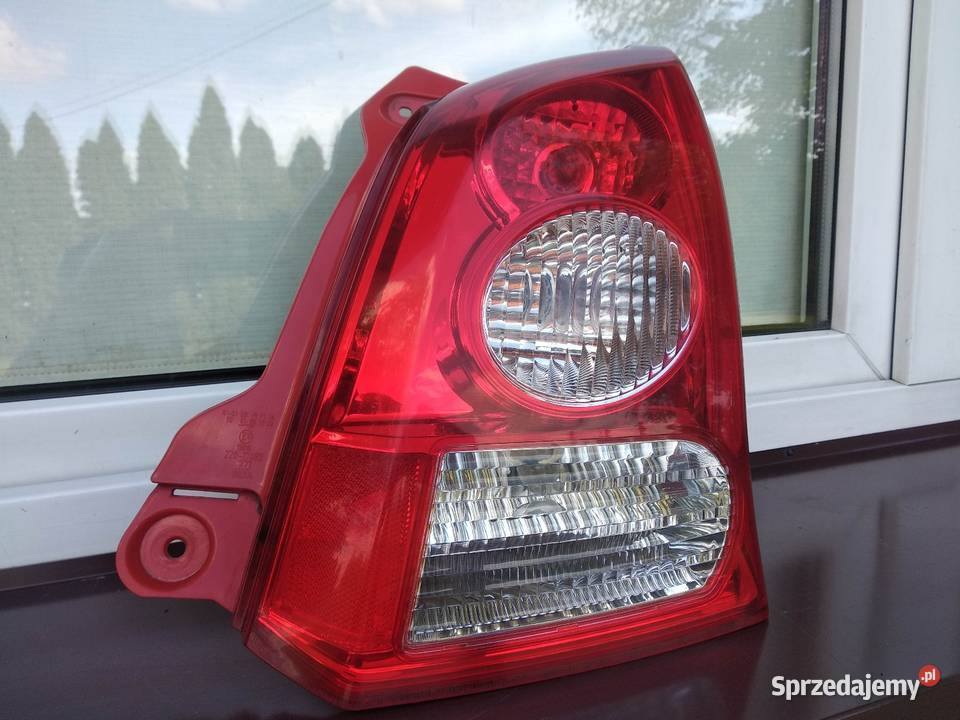 Suzuki Alto Nissan Pixo lampa tył tylna prawa