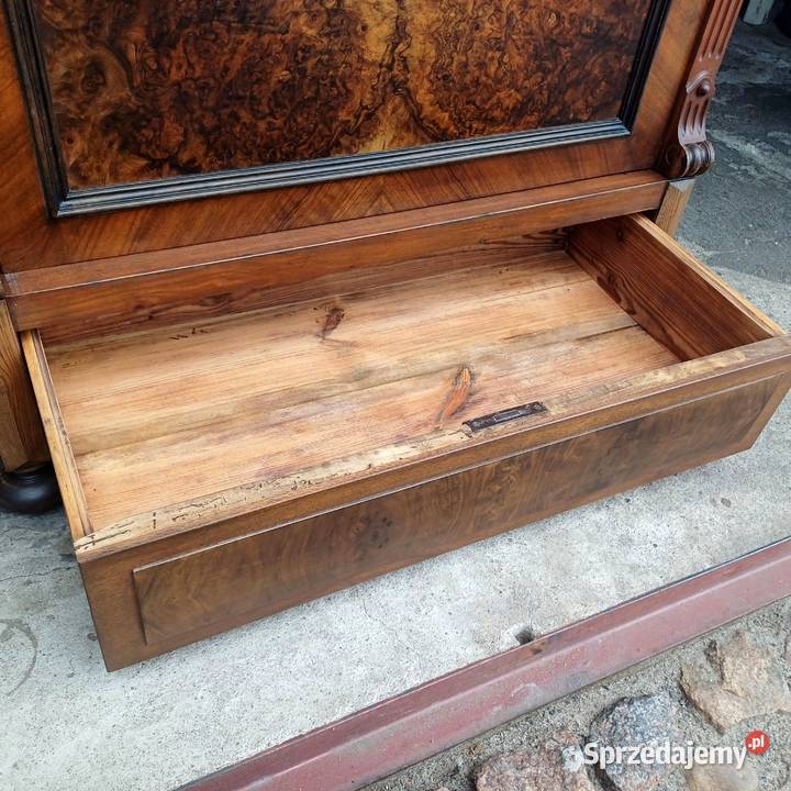 Reprezentacyjna Biblioteka Witryna w stylu Suchorzew