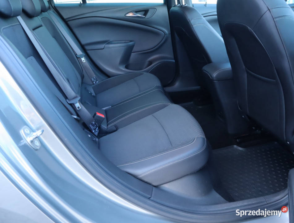 Opel Astra 14 T światła do jazdy dziennej Piaseczno