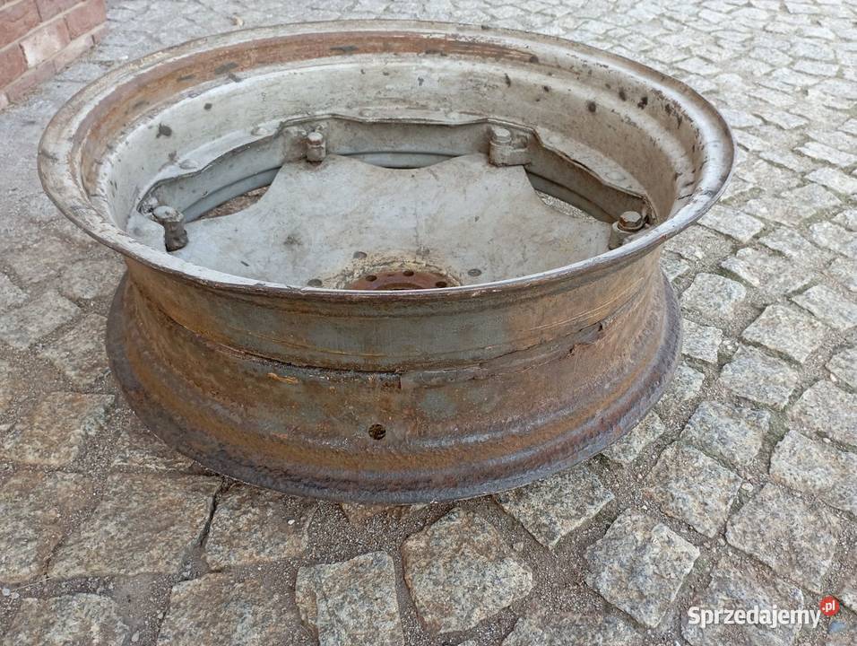Koło felga gwiazda obręcz Ursus C325 325 C328 uszkodzony