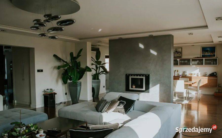 OLEŚNICA I PIĘTRO BALKON PIWNICA KLIMATYZACJA Oleśnica sprzedam