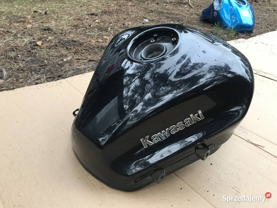 Kawasaki z1000 SX zbiornik paliwa iszkodzony sprzedam
