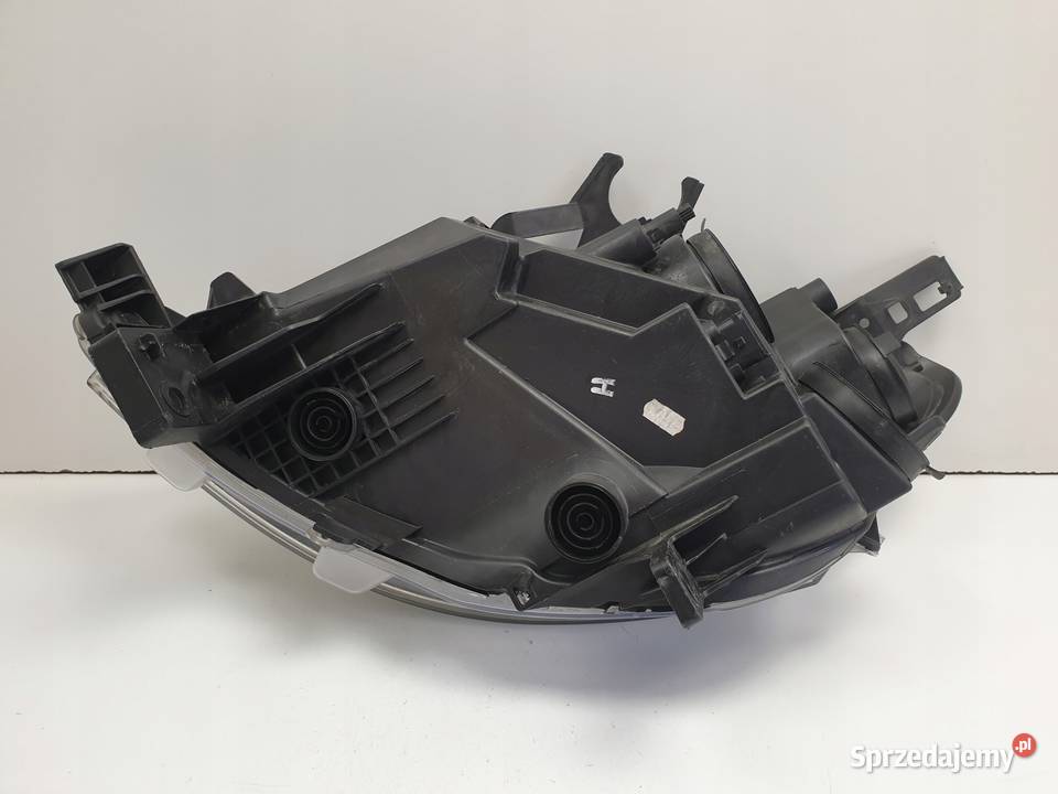 Peugeot Partner II PRZEDNIA LAMPA PRAWA przód Rudka