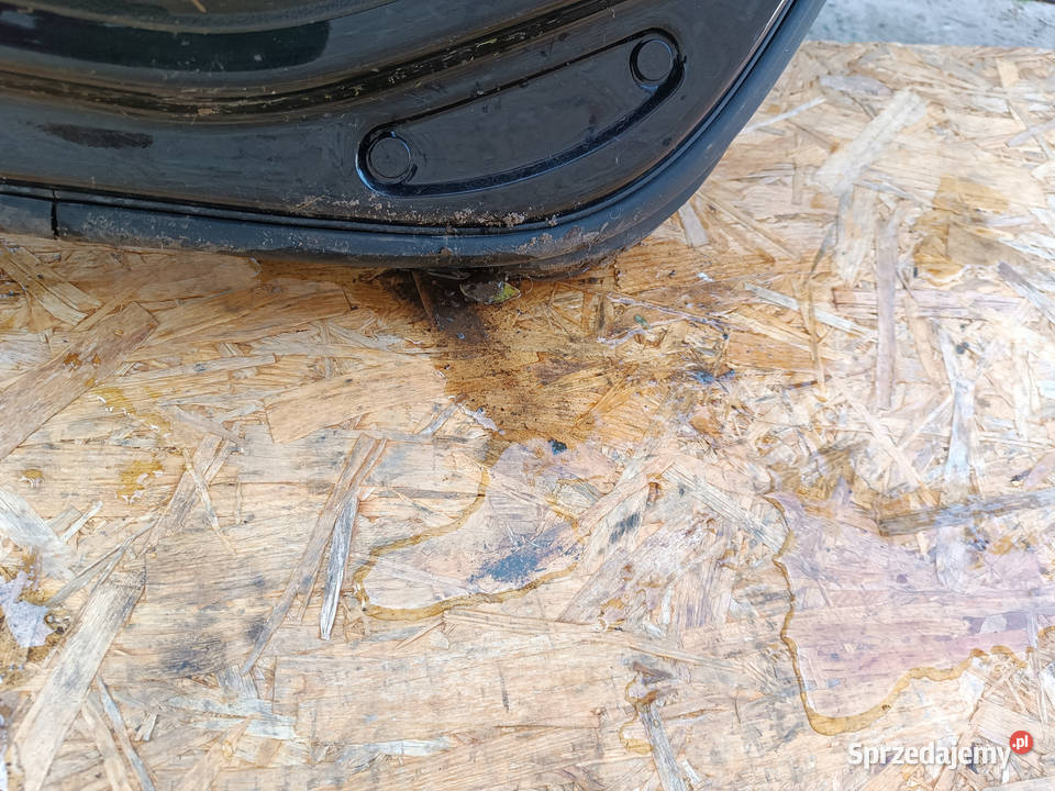 VW GOLF 5 V PLUS DRZWI TYL PRAWY KOD LAK LC9Z Słowikowo