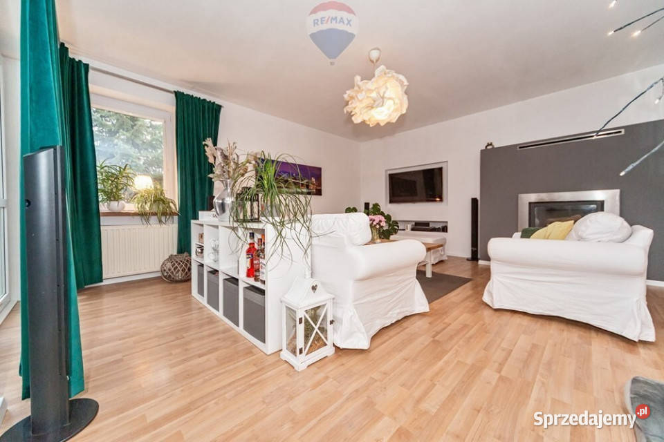 Dom szkoły i przedszkola w Bestwinie Bestwina