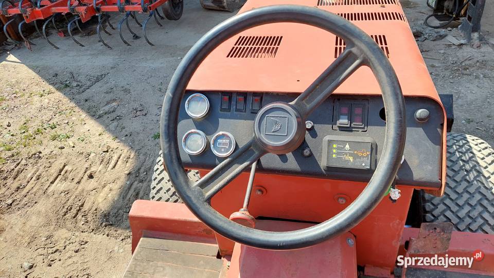 Koparka tarczowa Ditch Witch 3700DD łańcuchowa Sochaczew