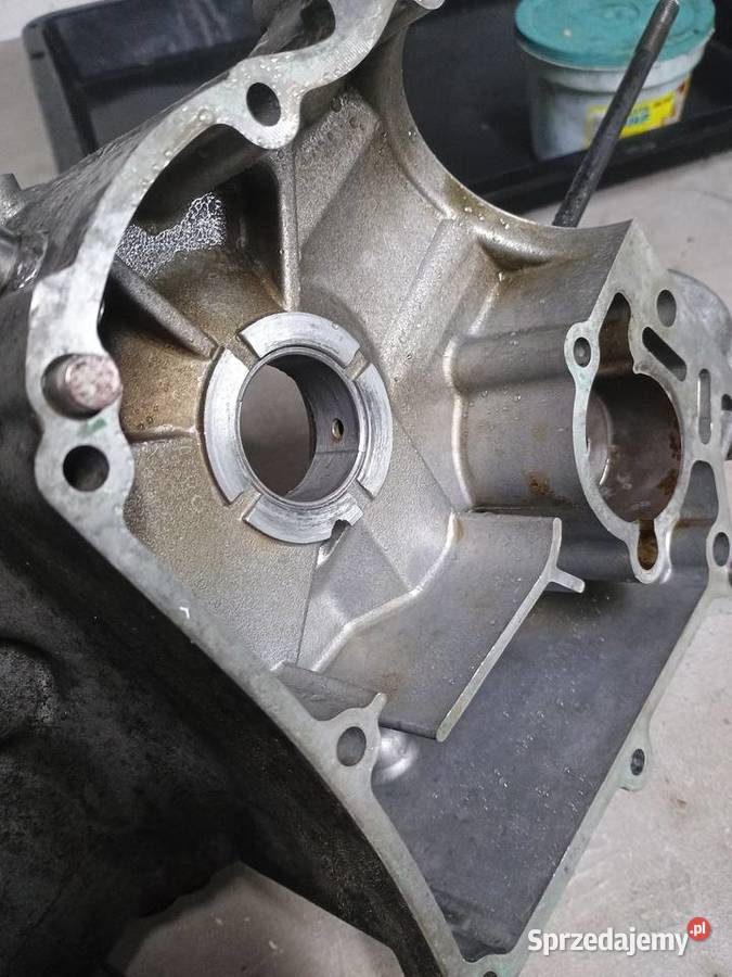 Aprilia Leonardo 125150 silnik rotax wał kartery