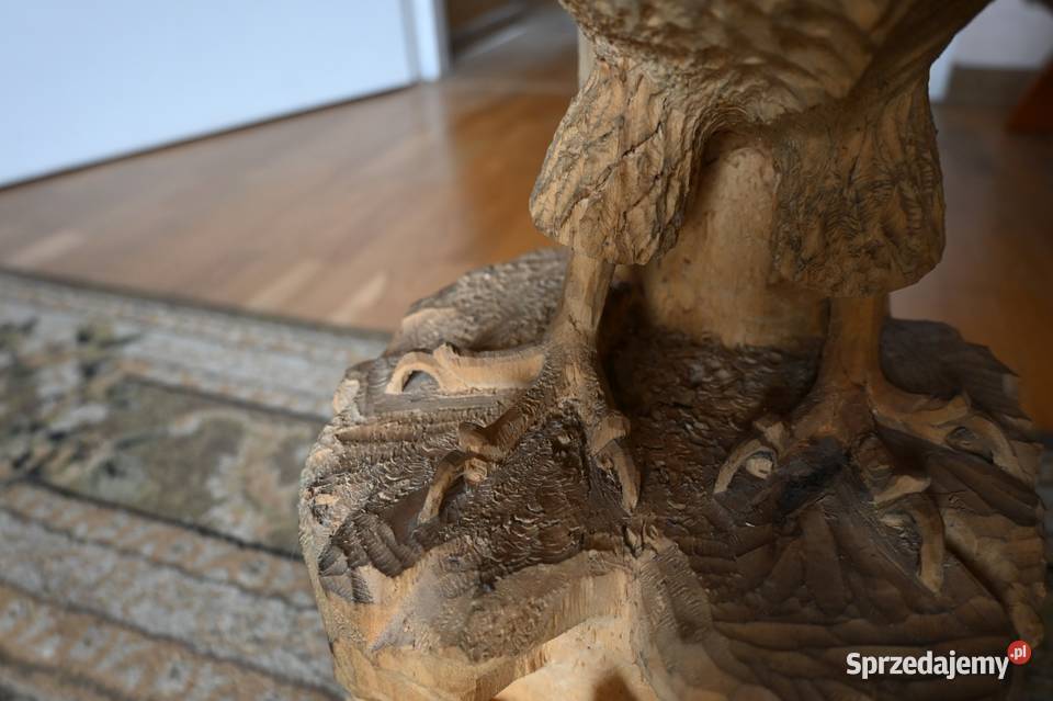 Rzeźby drewniane orły z rozpostartymi skrzydłami Kielce