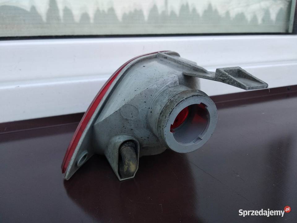 Ford Focus MK1 hatchback HB lampa tył tylna lewe Lampy przeciwmgielne Sieradz