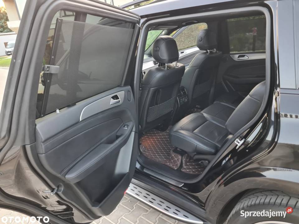 Salon FV23 22 AMG Panorama Dociągi 7 osób Łódź