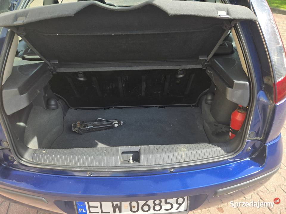 Opel Corsa 10 benzyna 2006 długie opłaty do Łódź