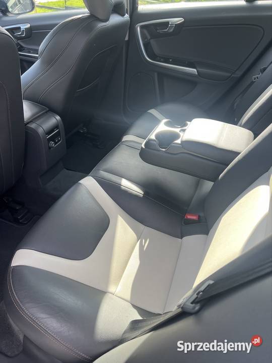 Volvo s60 CROSS COUNTRY T5 AWD Platinum nieuszkodzony Siedlce sprzedam