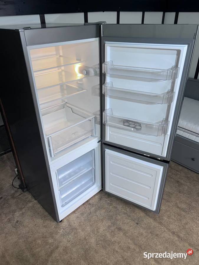 Lodówkozamrażarka Indesit srebrny INOX stal wolnostojące