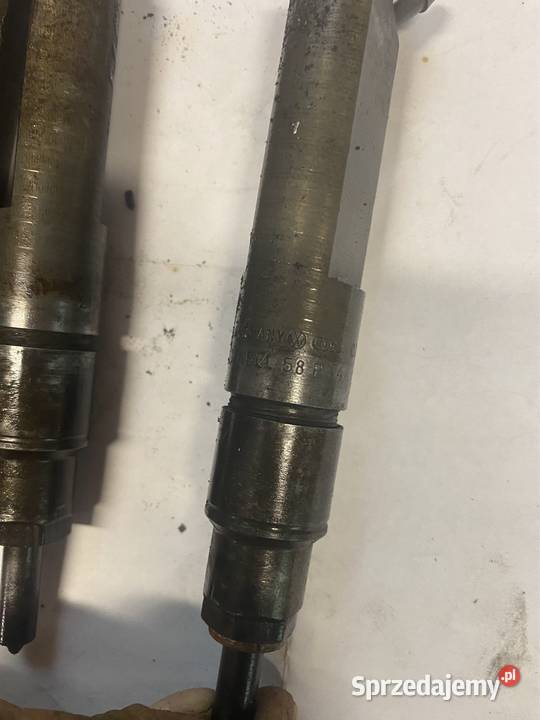 Wtryskiwacze 19 TDI 110 AFN 028130201T komplet Rok produkcji 1995 Układ paliwowy lubelskie