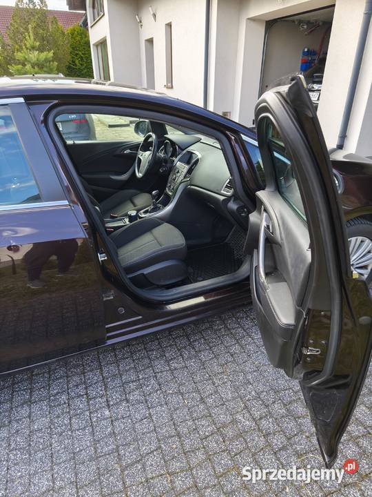 Opel Astra J 17 CDTI Executive Rok produkcji 2013 małopolskie Łazany