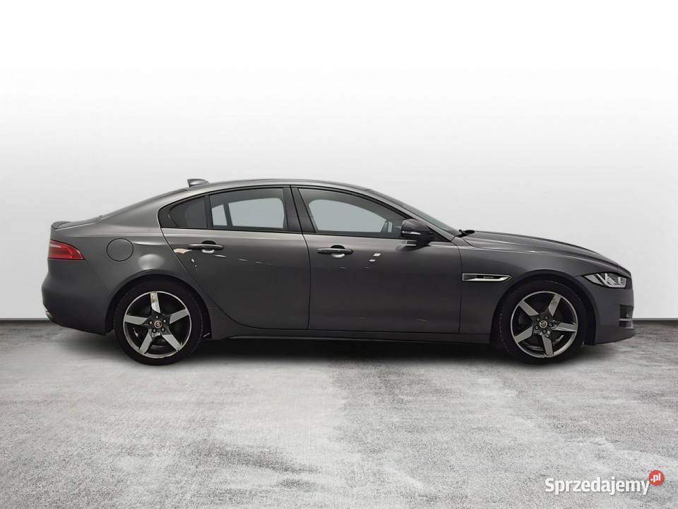 Jaguar XE 20 T RSport aut Z Polskiego Salonu lakier metallic Warszawa