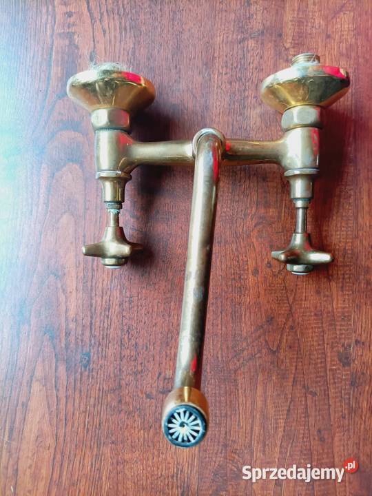 Stara bateria ścienna umywalkowa Poznań