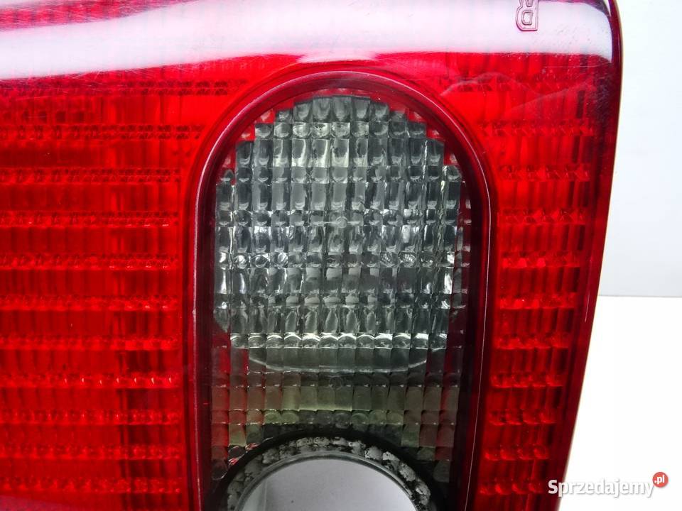 AUDI A8 D2 9402 LAMPA SWIATLO TYLNA KLAPY TYL Przemęt