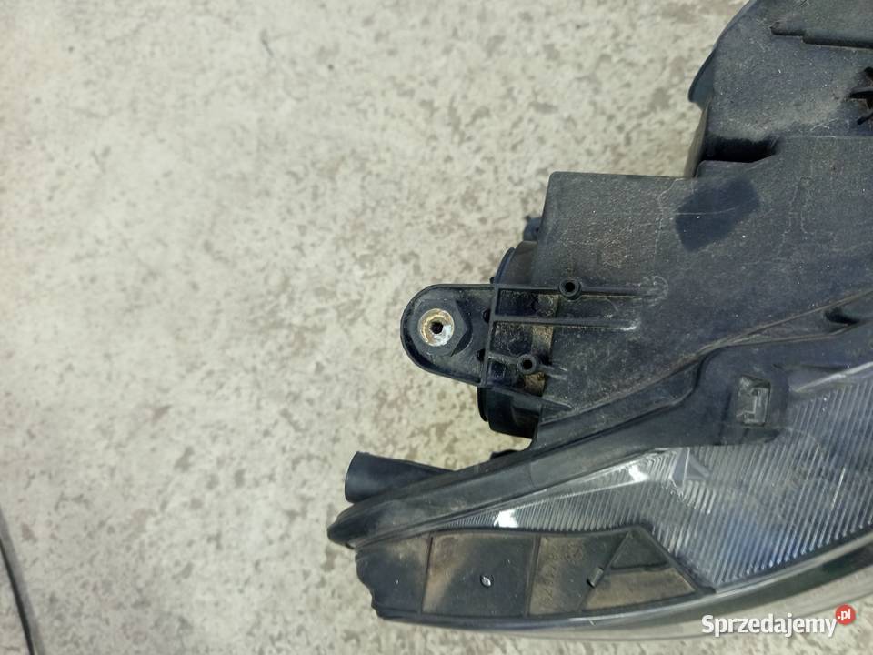 Reflektor prawy VW caddy 20 roku orginalny Rzeszów