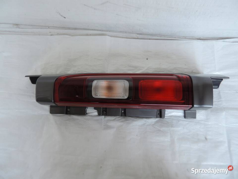 LAMPA PRAWY TYŁ OBUDOWA OPEL VIVARO B 93454193 sprzedam