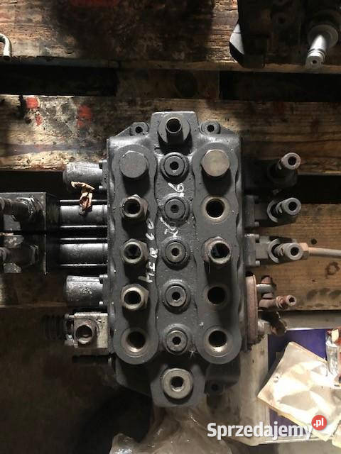 Merlo Rozdzielacz Hydrauliczny