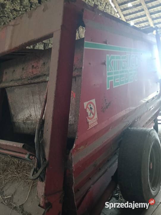 Wóz paszowy cztero ślimakowy poziomy firmy zago sprzedam