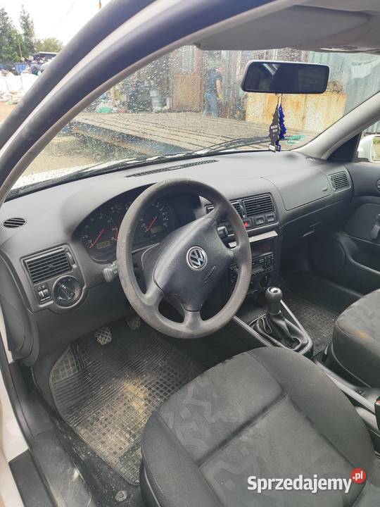 Golf 4 zderzak tył osobowe Pozostałe Żywiec