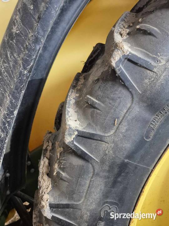 Opryskiwacz John Deere 824 sprzedam