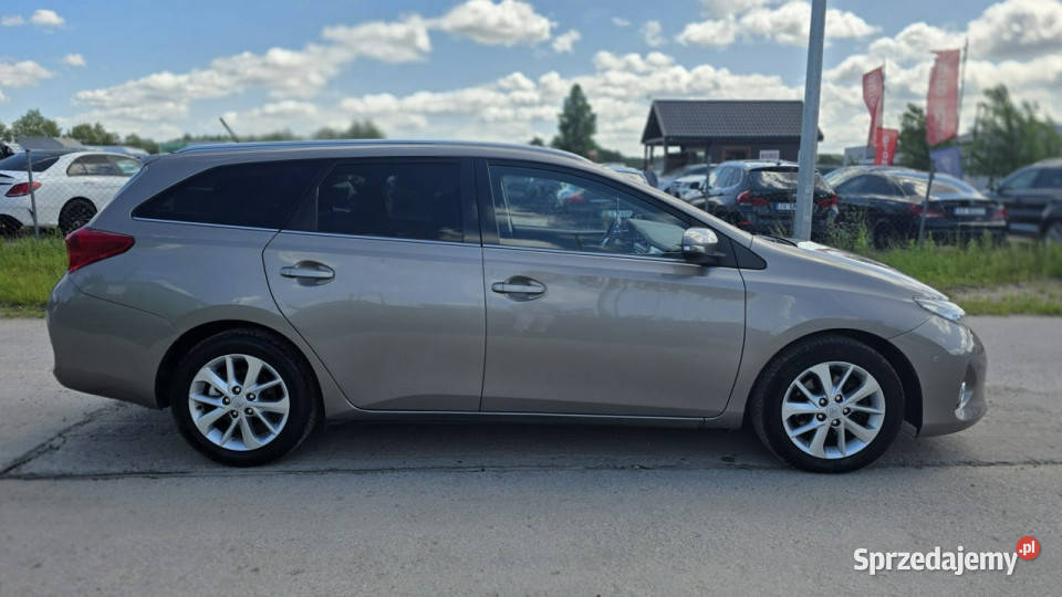 Toyota Auris duza navi kamera cofania ledy II Lębork