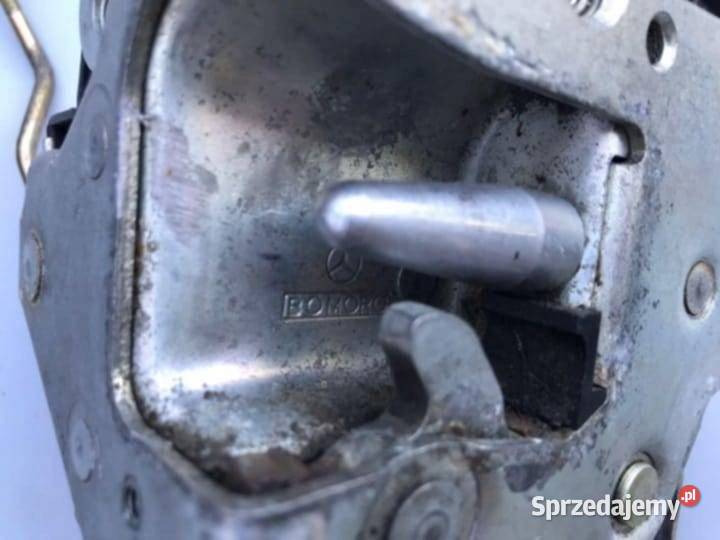 MercedesBenz W123 Zamek drzwi prawy przód Zamki, wkładki i kluczyki dolnośląskie Łagiewniki