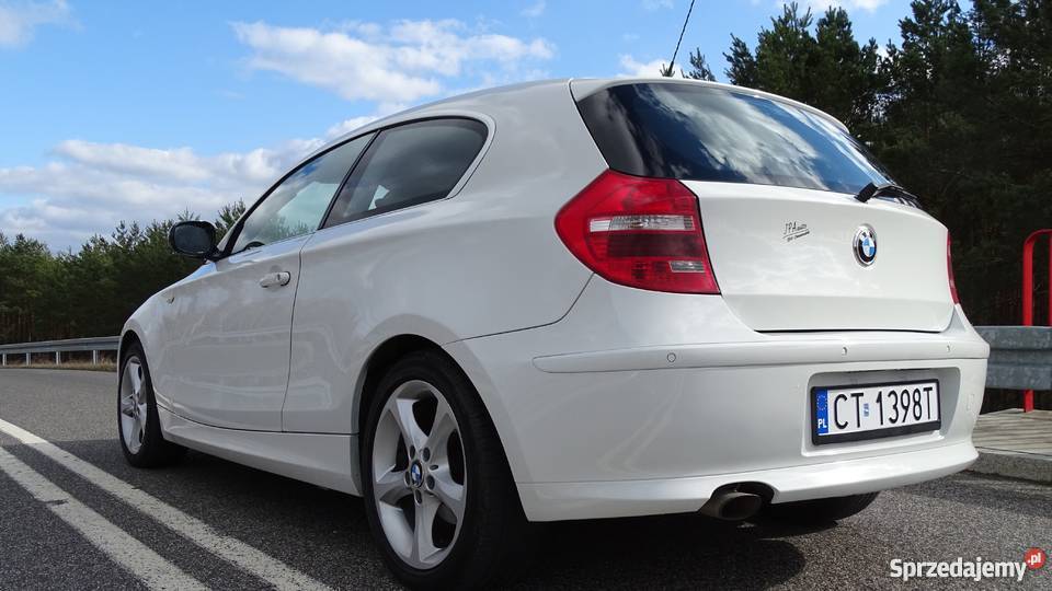 1 Śliczna Jedynka Biała E81 E87 E82 2009r 116D czujnik parkowania sprzedam