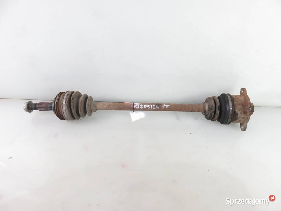 PÓŁOŚ PRAWA TYLNA TOYOTA RAV 4 I 20 4WD 3SFE osobowe