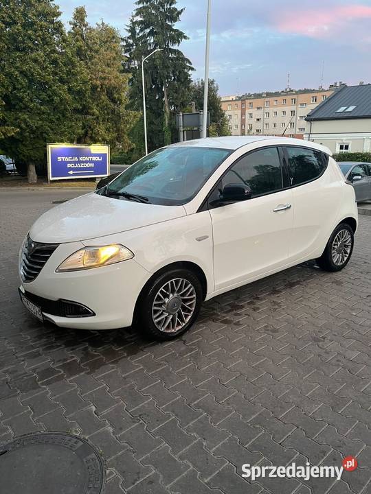 Lancia ylipson 900 turbo 2011 biały Przemyśl