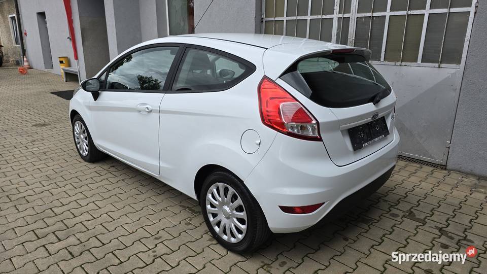 Ford Fiesta 15 TDCi Ambiente 2015r 14 900 PLN Fiesta Nowy Świętów