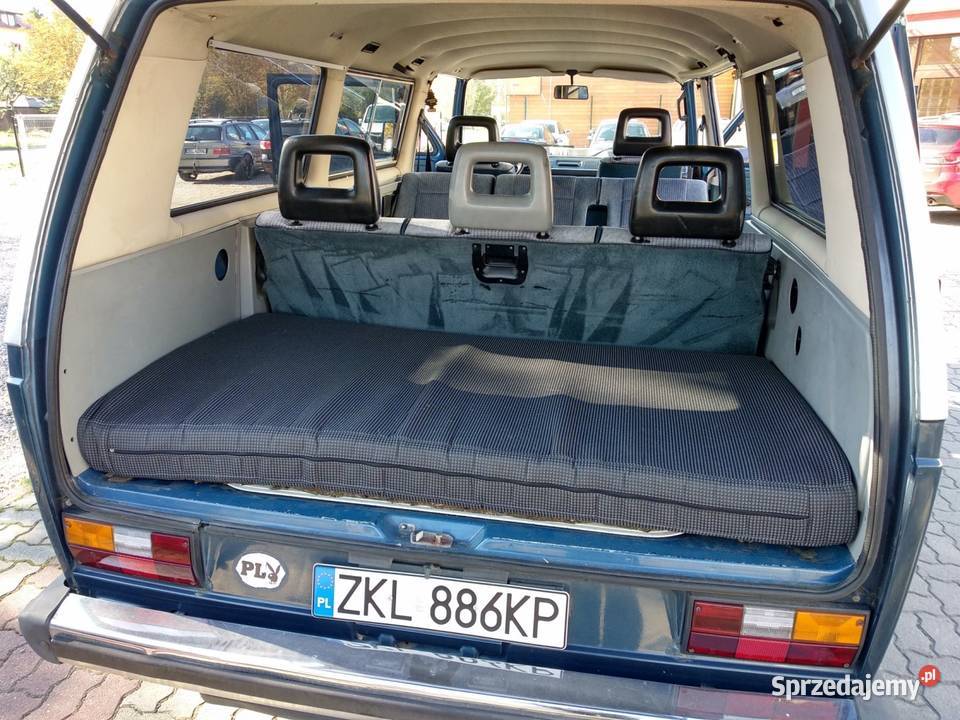 Volkswagen T3 Caravelle niebieskie wnętrze ośmiu 4/5 Łódź