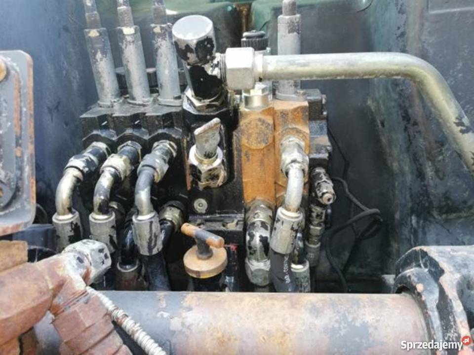Rozdzielacz hydrauliczny Massey Ferguson Części zamienne Siemiatycze