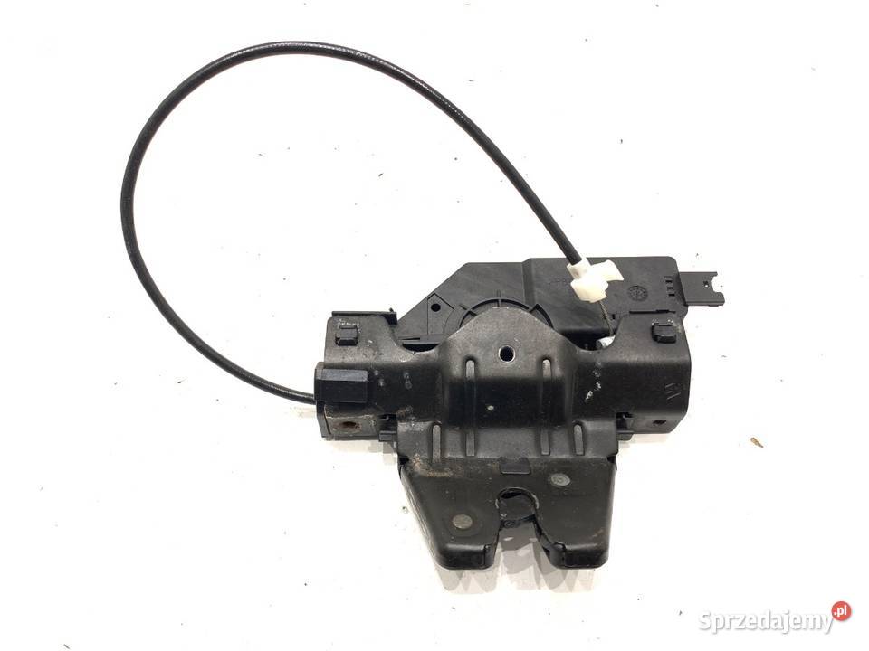 ZAMEK KLAPY TYŁ BMW E90 SedanLimuzyna 8196401 osobowe