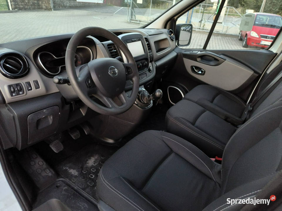 Nissan NV300 16 diesel 125 6biegów mały przebieg 107905km małopolskie Kęty