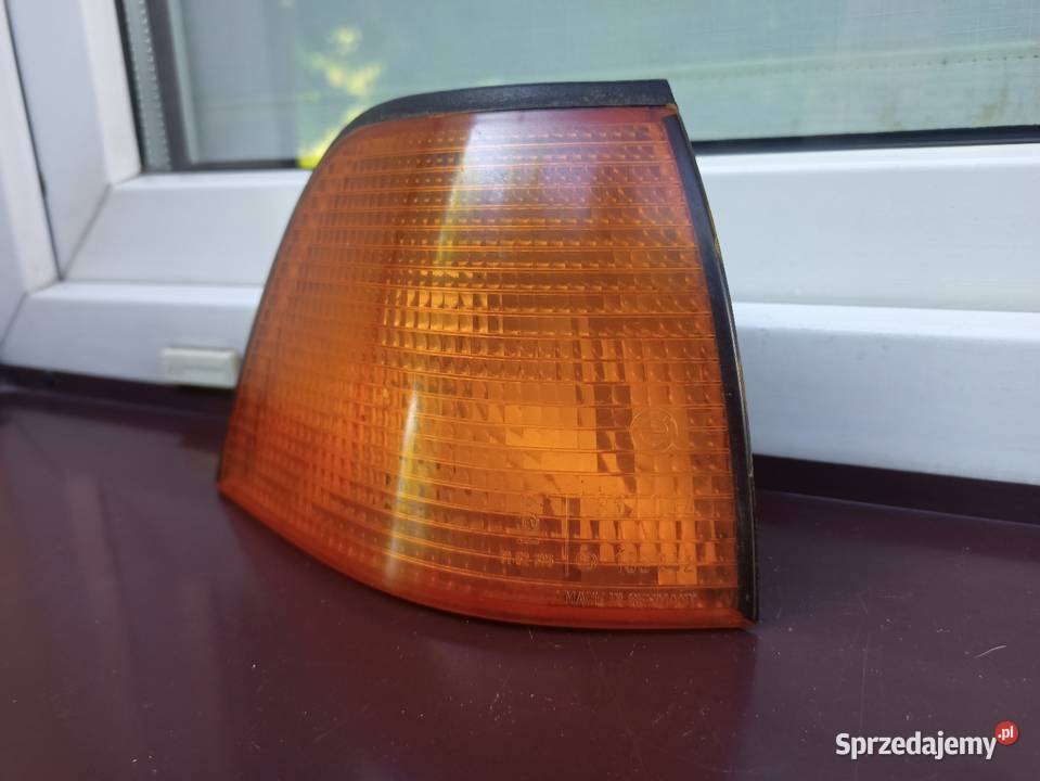BMW E36 kierunkowskaz kierunek migacz prawy osobowe Sieradz